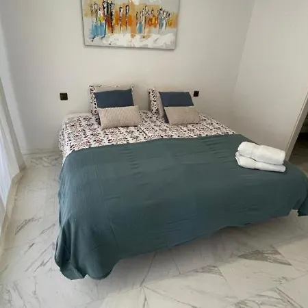Ek Parque Lotus Apartment *