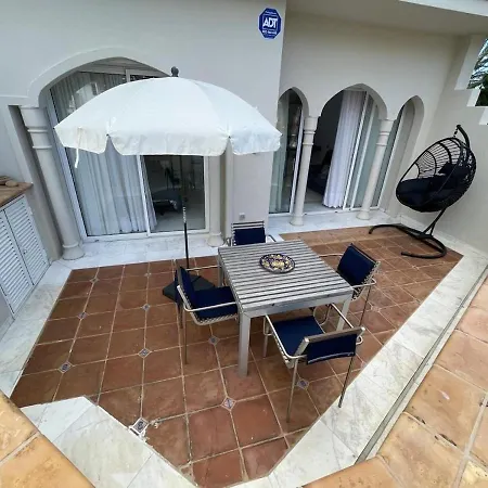 Ek Parque Lotus Apartment